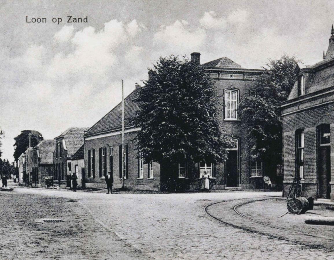 Familie- En Groepsverblijf Het Voorhuis Loon op Zand Экстерьер фото
